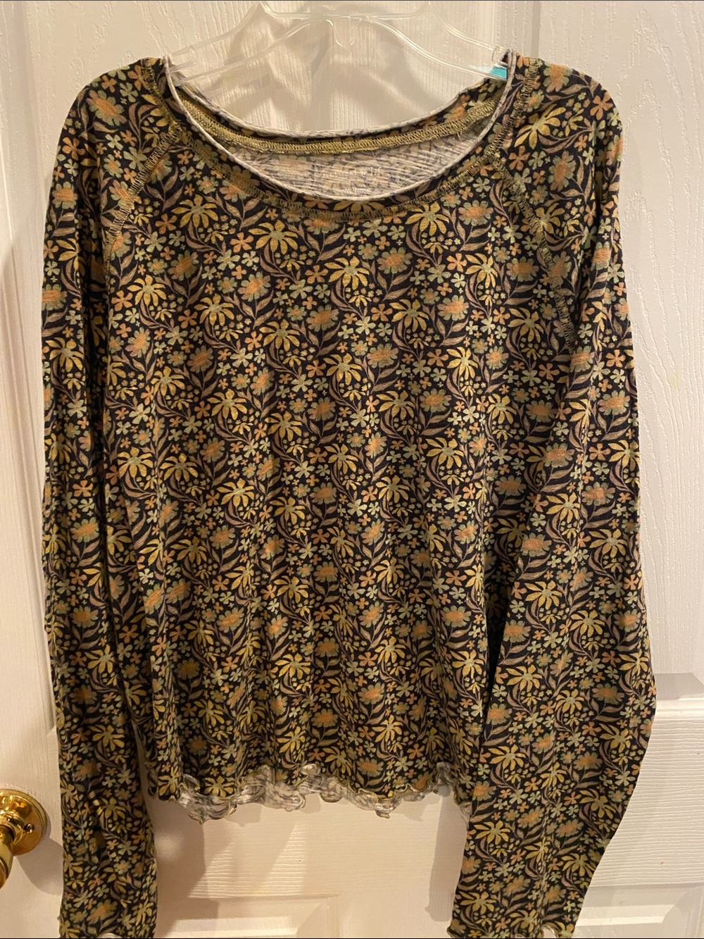 NATURAL LIFE Black Floral Long-Sleeve Top with Gold Accents size XXL M29